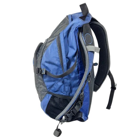 CamelBak Cloud Walker 18 Hydration Backpack No Bladder Used - Picture 4 of 13